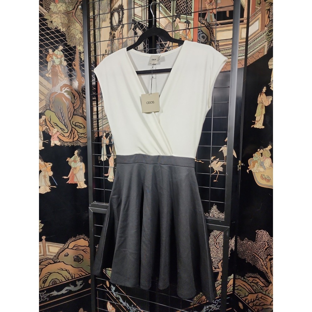 ASOS Colorblock Fit & Flare Mini Dress V-Neck Skater Skirt Black White NWT Size6